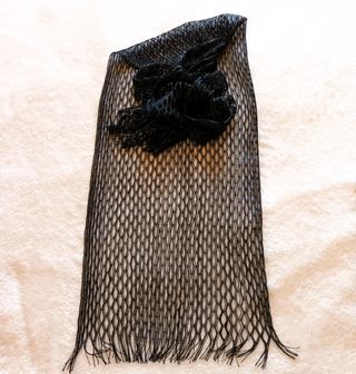 Fular Foulard Negro con Hilos Plateados