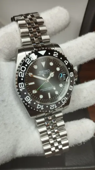 Reloj Seiko Mod GMT-Master Bruce Wayne Negro Gris