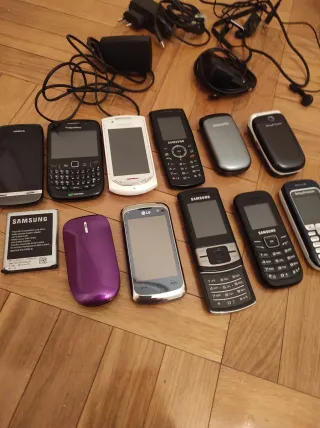 Teléfonos Vintage BlackBerry, Samsung, LG, NoKia..