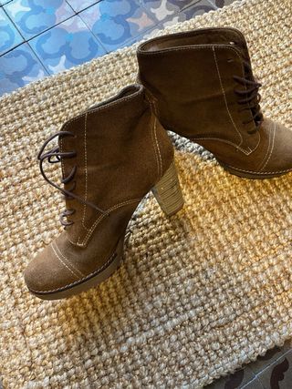 Botines de ante marrón tacón talla 39