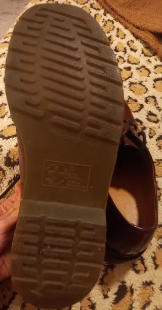 Zapatos Dr. Martens 1461 Rojo cereza.