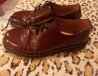 Zapatos Dr. Martens 1461 Rojo cereza.