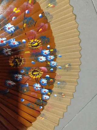 Abanico pintado a mano