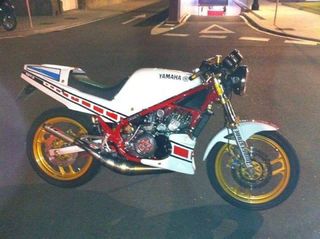 Quilla fibra Yamaha RD350