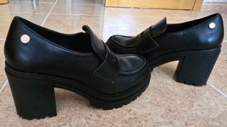 Zapatos de tacón estilo mocasín con suela de track