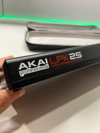 Teclado MIDI Akai LPK25 + funda, cable Como Nuevos