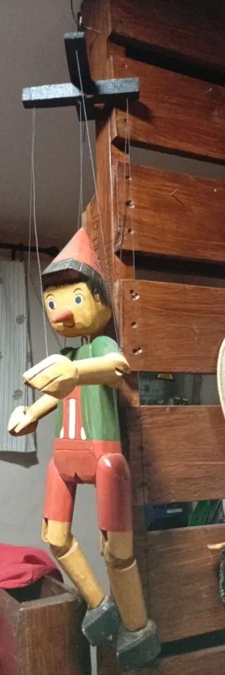 Pinocho de madera marioneta
