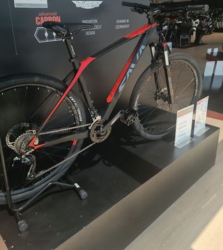 Bicicleta de carbono MTB