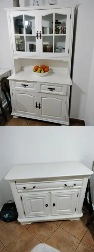 Dos Muebles blancos con vitrina y cajones