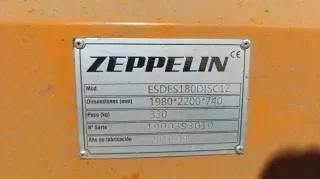 Desbrozadora de cuchillas naranja