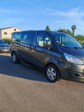 ALQUILER DE FURGONETA DE 9 PLAZAS EN JEREZ .