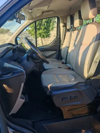 ALQUILER DE FURGONETA DE 9 PLAZAS EN JEREZ .