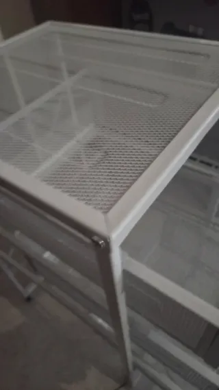 Cassettiera piccola in metallo