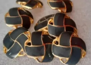 Lote 6 botones metal- 7 modelos