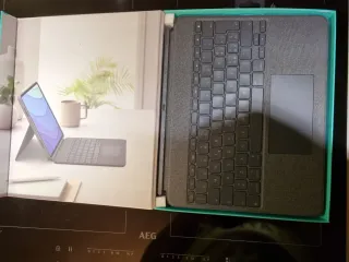 NUOVA. Logitech Combo Touch Custodia iPad Pro 12.9