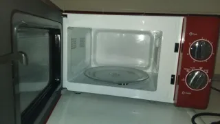 Microondas Orbegozo Rojo