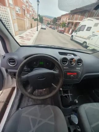 Ford E-Transit Courier 2013