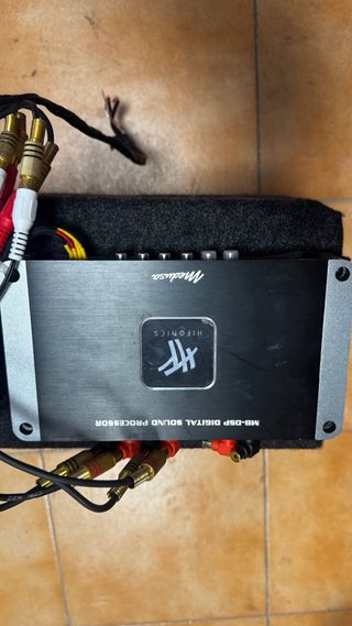 Subwoofer Hertz con Amplificador y procesador