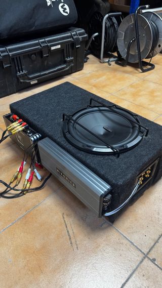 Subwoofer Hertz con Amplificador y procesador