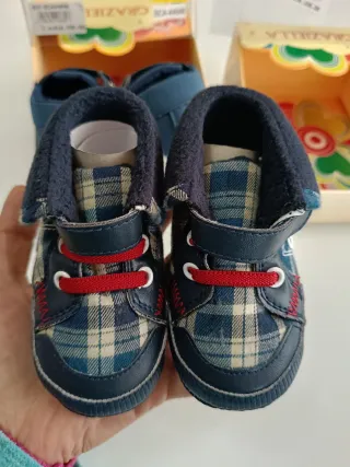 Set 2 scarpine bimbo 18 6/9 mesi nuove