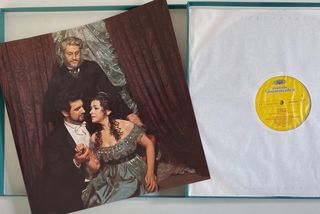 Traviata Fidelio M.  Butterfly Wozzeck Murciélago