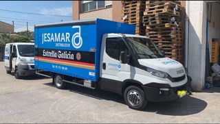 Camion botellero iveco.