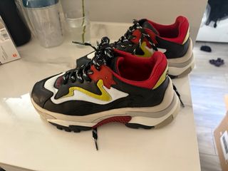 Zapatillas ASH negras y rojas