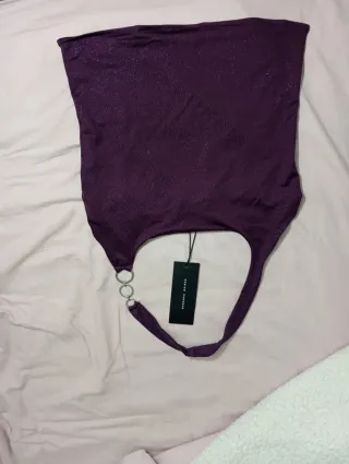 Top brillante sin tirantes