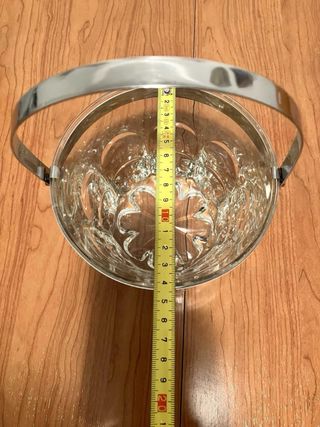 Varios adornos cristal: cesta, cubitera y bomboner