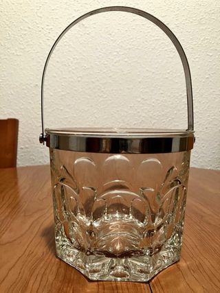 Varios adornos cristal: cesta, cubitera y bomboner