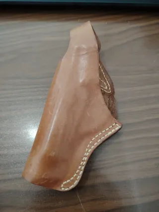 Fondina per pistola in cuoio