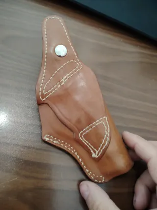 Fondina per pistola in cuoio