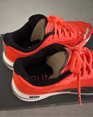 Zapatillas Puma Running Naranja y Blanco