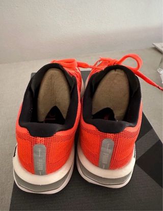 Zapatillas Puma Running Naranja y Blanco