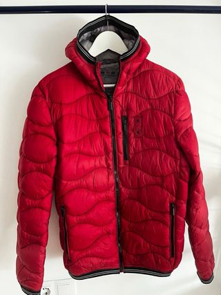 Cazadora bomber acolchada roja