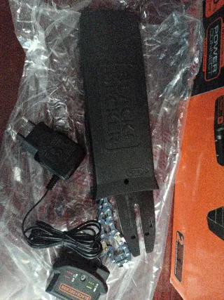 Motosierra BLACK+DECKER GKC1820L20-QW