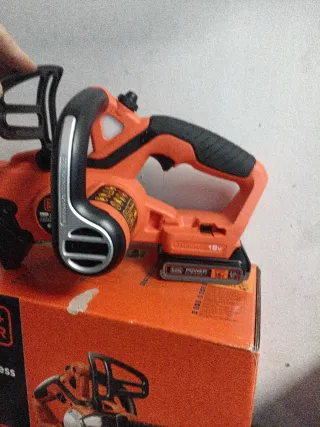 Motosierra BLACK+DECKER GKC1820L20-QW