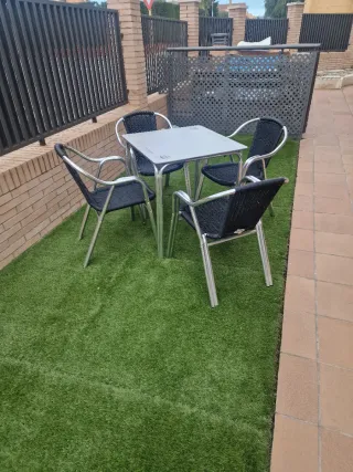 Mesa y 4 sillas exterior