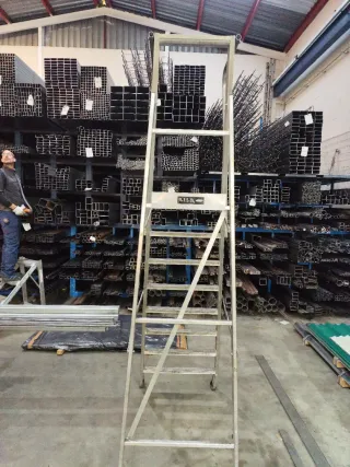 Escalera Grande Almacen