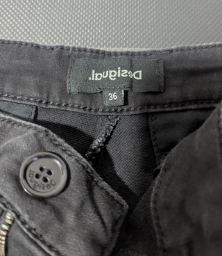 Pantalón Desigual Negro y Dorado Hombre L/36