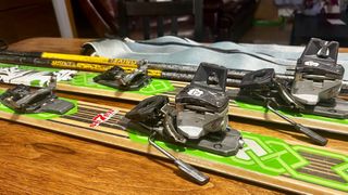 Conjunto completo para esquí de travesía.