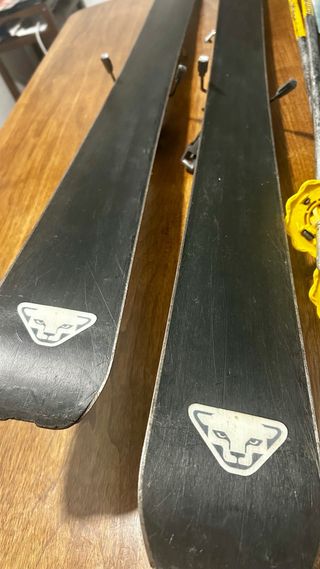 Conjunto completo para esquí de travesía.