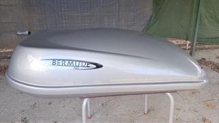 Se vende cofre de techo de norauto marca bermude 4