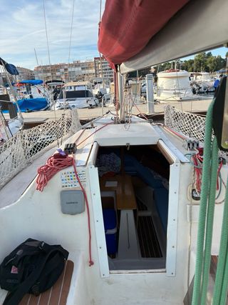 Velero Serviola 23 listo para navegar