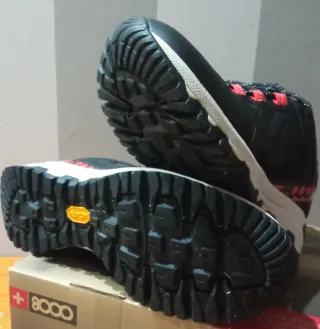 Zapatillas Trekking +8000 Negras y Rojas