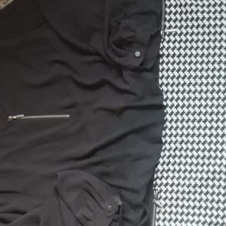 Vestido negro con estampado