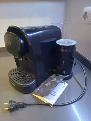 Cafetera L'or Barista con espumador de leche.
