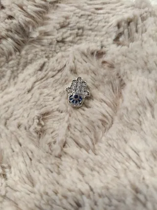 Charm Mano de Fátima con circonitas