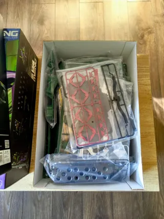 MENG Evangelion EVA-01 + MENG Restraint platform