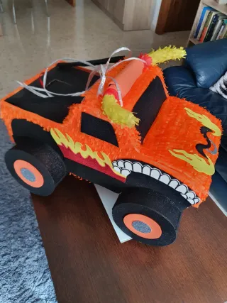 Piñata monster jam torito